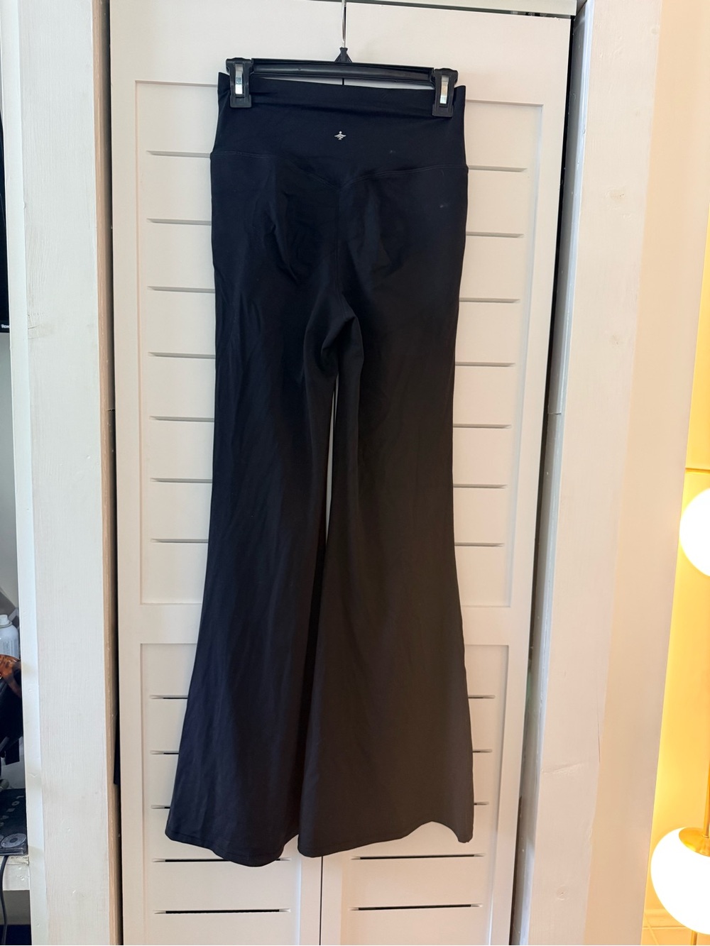 High-Waist Flared Yoga Pants - Black - Picture 6 of 9